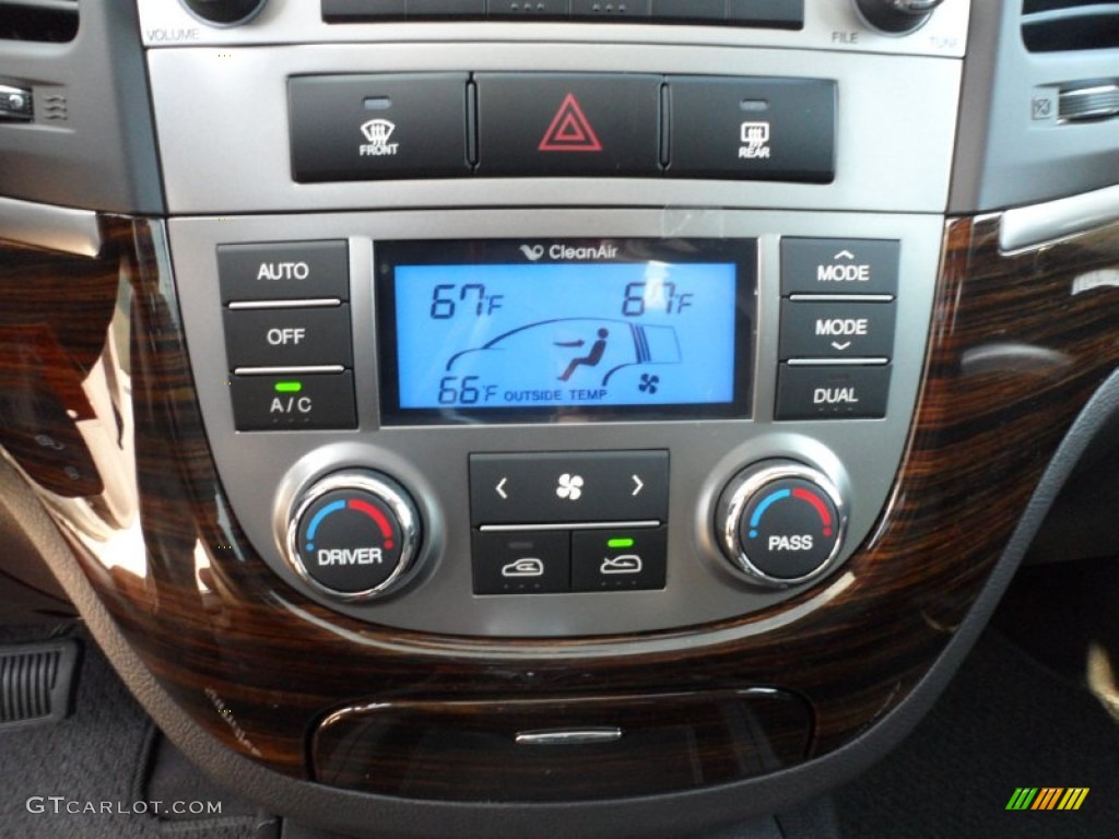 2012 Hyundai Santa Fe Limited V6 Controls Photo #56283063