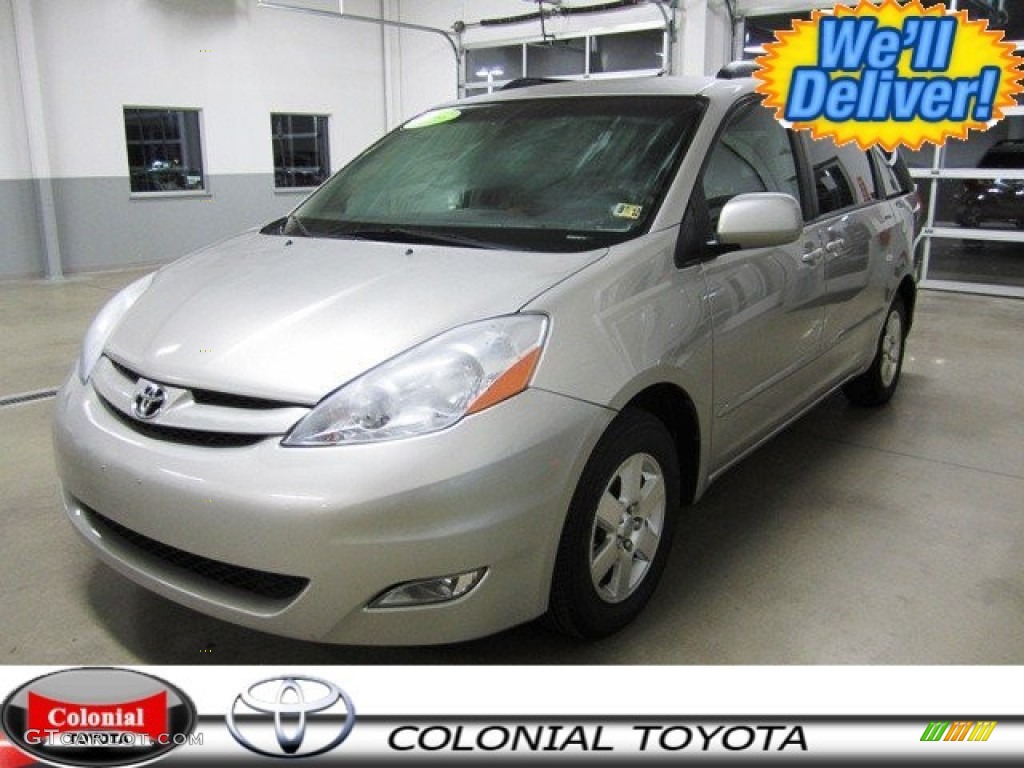 Silver Shadow Pearl Toyota Sienna