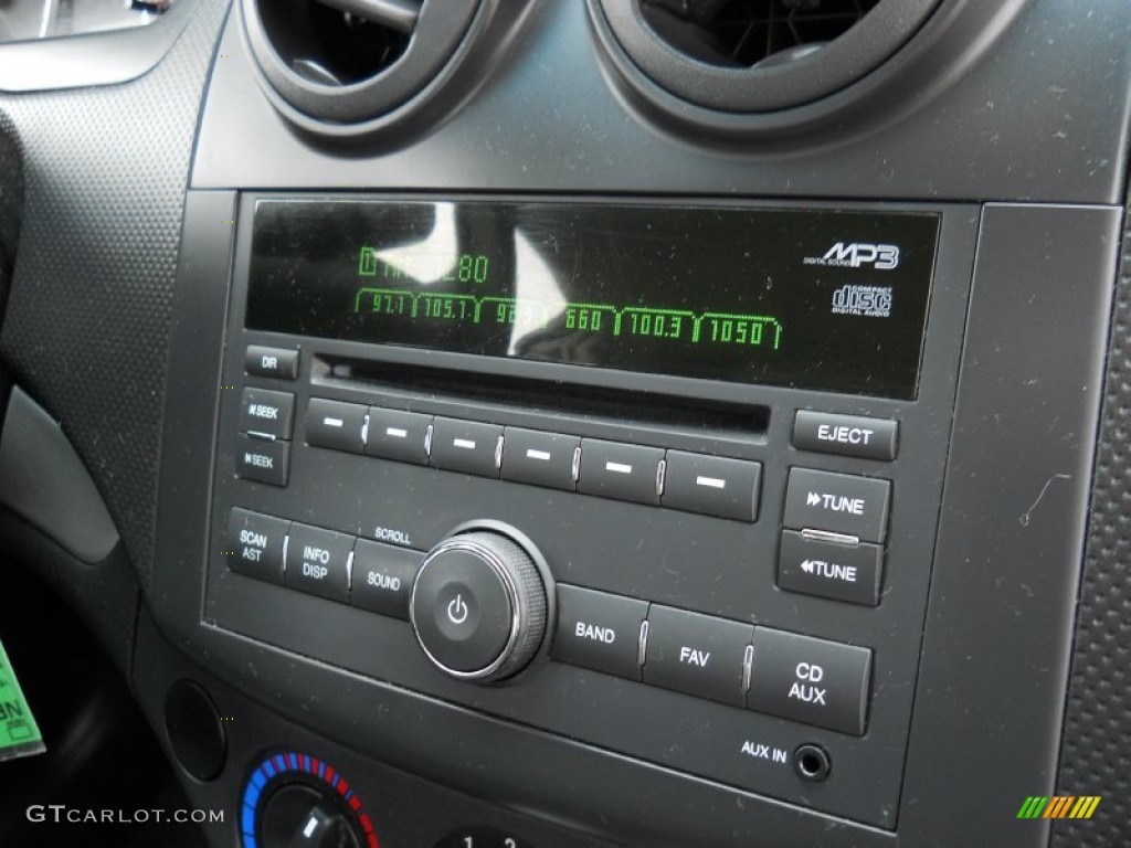 2010 Aveo LT Sedan - Medium Gray / Charcoal photo #5