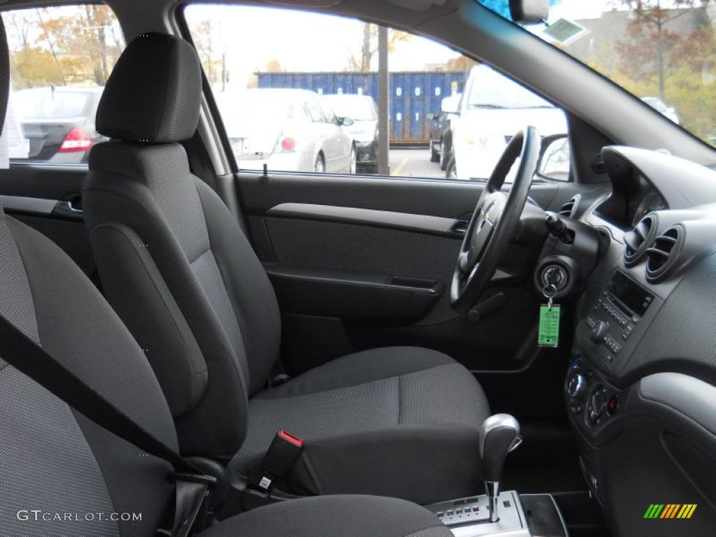 2010 Aveo LT Sedan - Medium Gray / Charcoal photo #7
