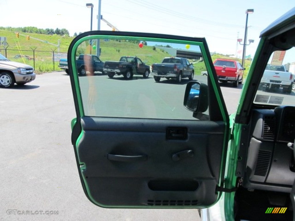 2004 Wrangler Unlimited 4x4 - Electric Lime Green Pearl / Dark Slate Gray photo #11
