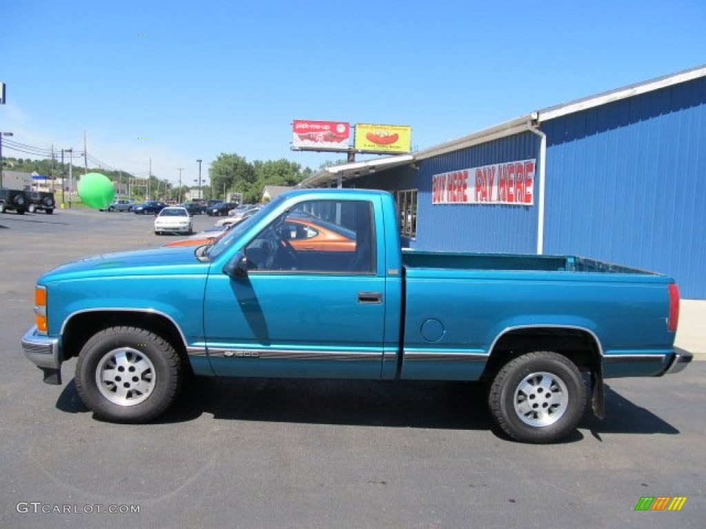 1995 C/K C1500 Regular Cab - Light Quasar Blue Metallic / Gray photo #2