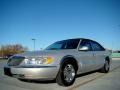 2001 Silver Frost Metallic Lincoln Continental   photo #3