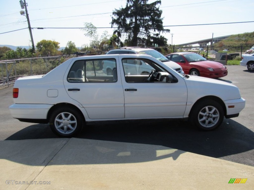 1997 Jetta GLS Sedan - Cool White / Beige photo #4