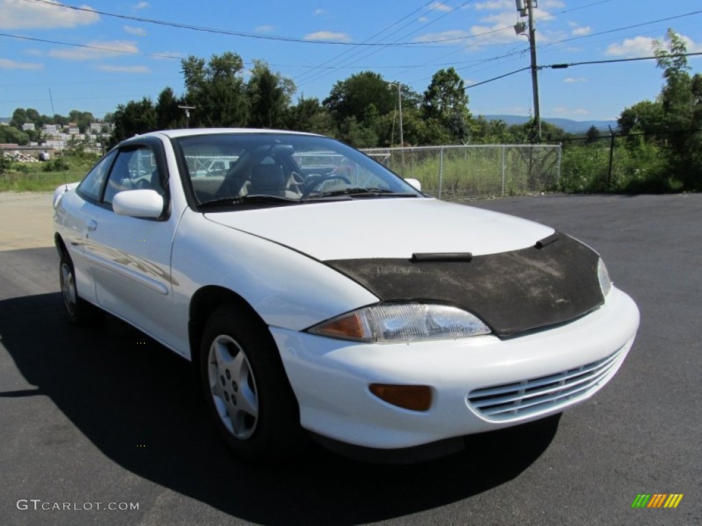 1998 Cavalier Coupe - Bright White / Gray photo #5