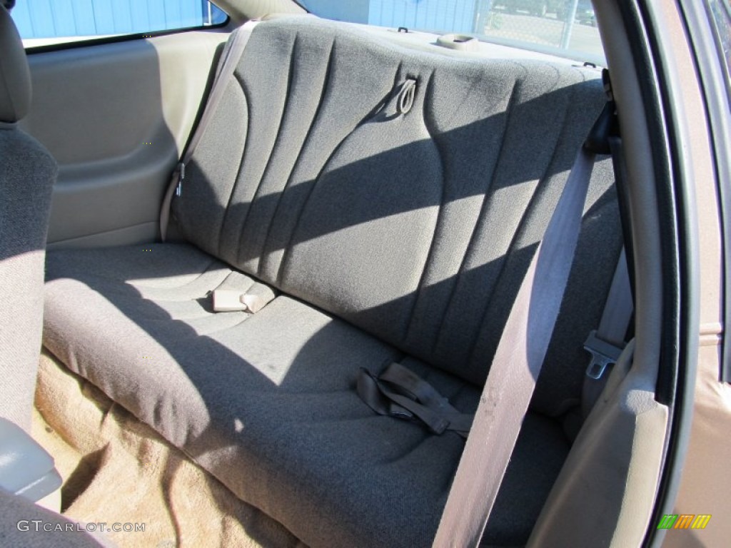 2000 Cavalier Coupe - Medium Sunset Gold Metallic / Neutral photo #10