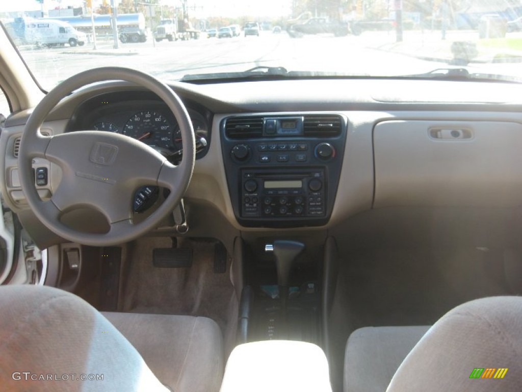 1999 Accord EX Sedan - Taffeta White / Ivory photo #11
