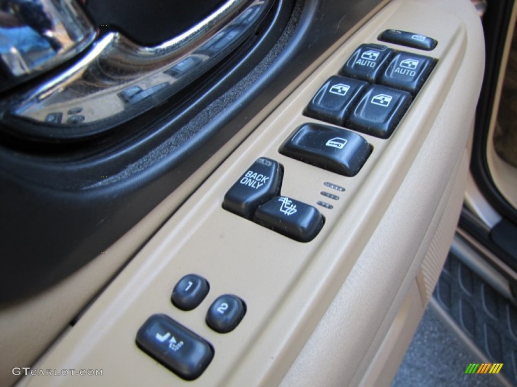 2003 GMC Envoy SLT Controls Photo #56304774