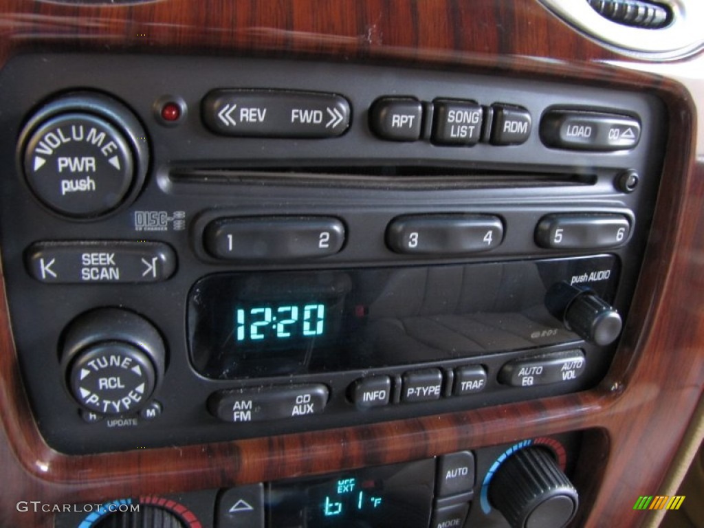 2003 GMC Envoy SLT Audio System Photo #56304891