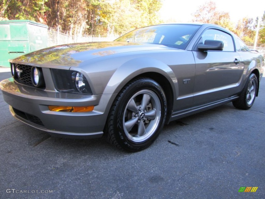 2005 Mustang GT Deluxe Coupe - Mineral Grey Metallic / Dark Charcoal photo #1