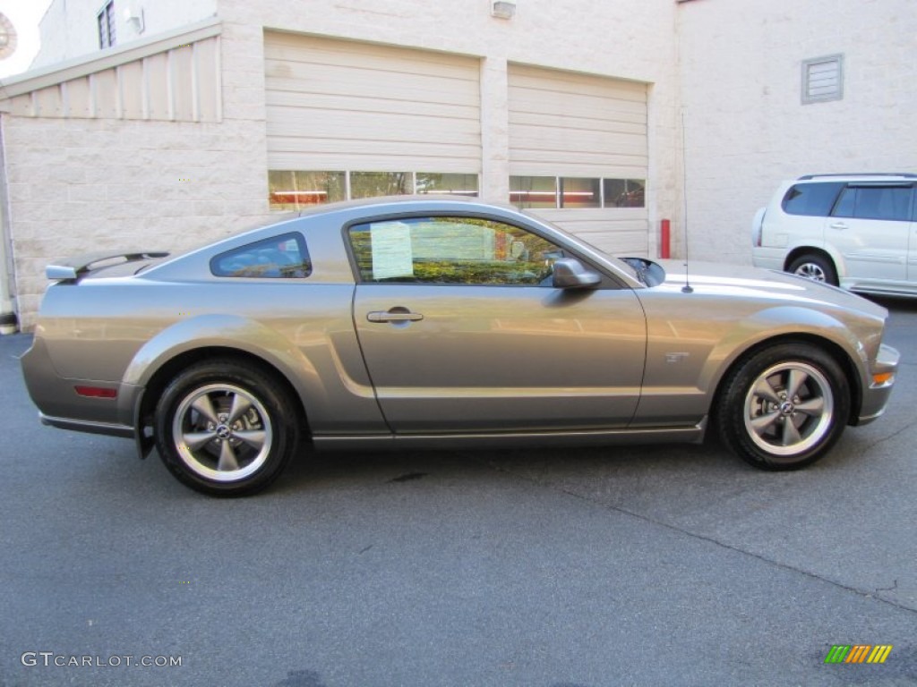 2005 Mustang GT Deluxe Coupe - Mineral Grey Metallic / Dark Charcoal photo #6