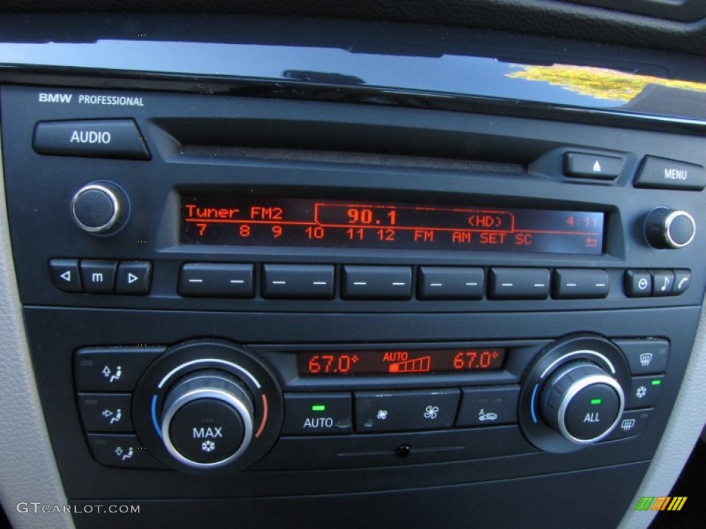 2010 BMW 1 Series 128i Coupe Audio System Photos