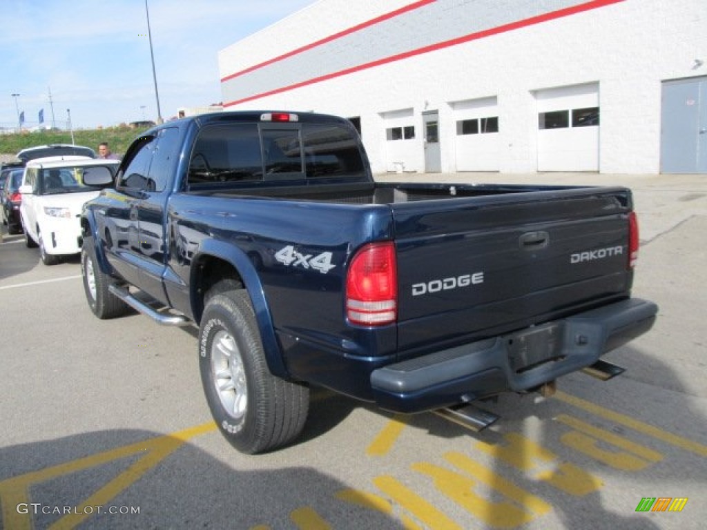 2004 Dakota Sport Club Cab 4x4 - Patriot Blue Pearl / Dark Slate Gray photo #5