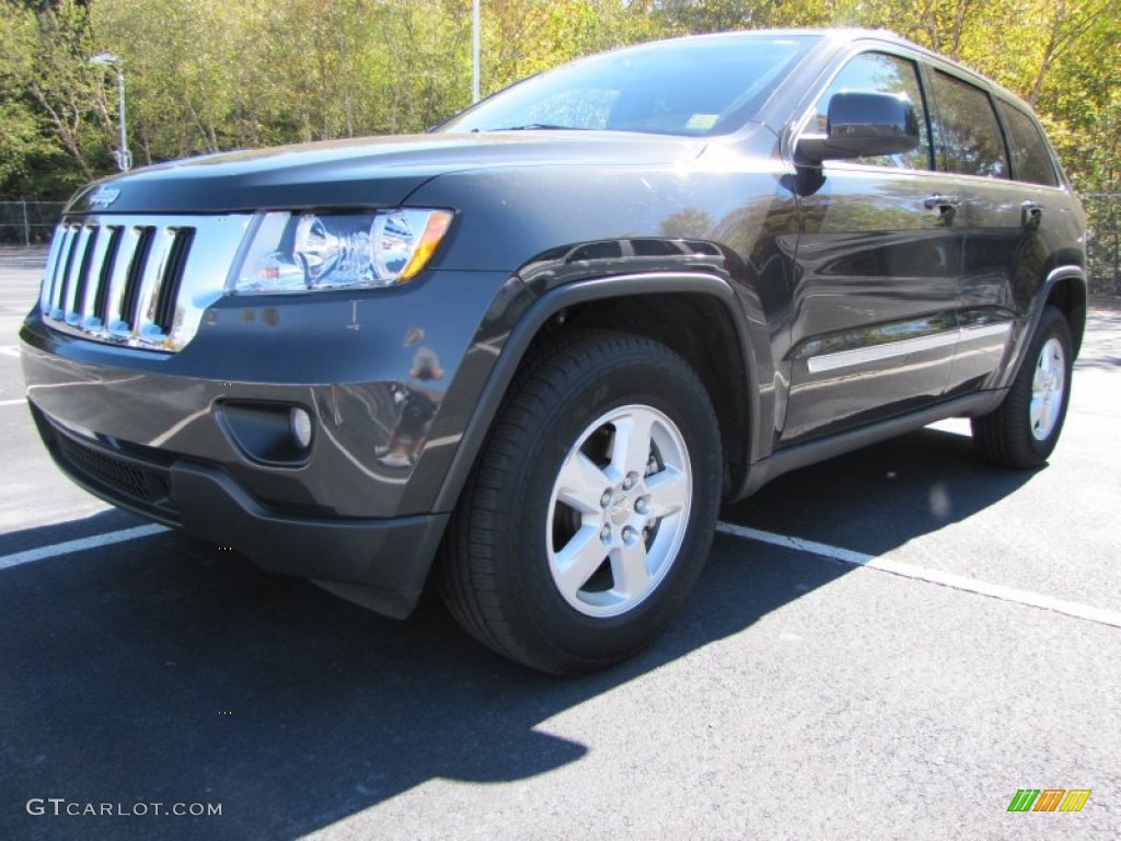 Dark Charcoal Pearl Jeep Grand Cherokee