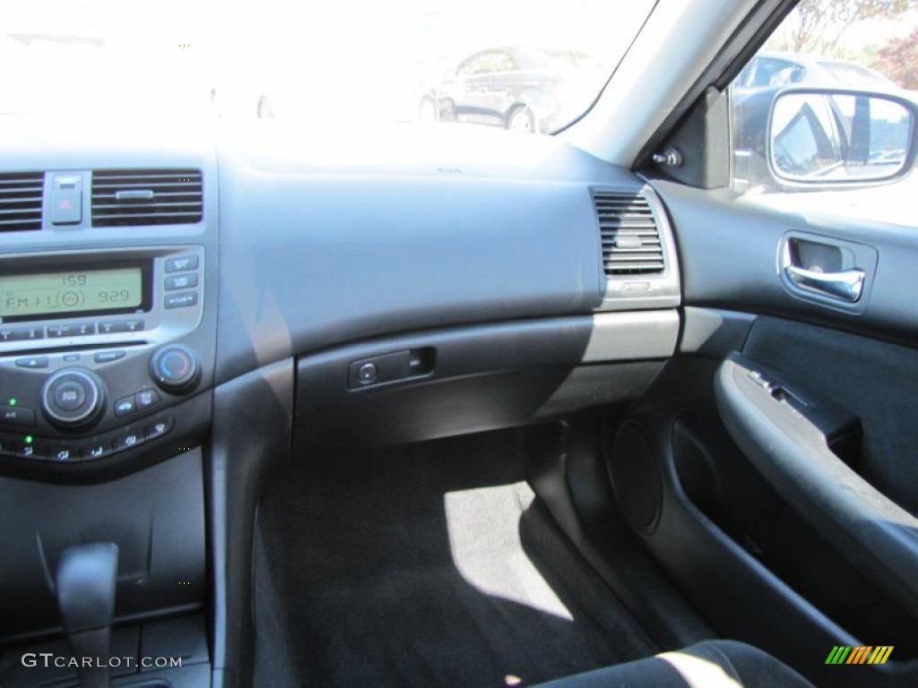 2006 Accord Value Package Sedan - Alabaster Silver Metallic / Black photo #16