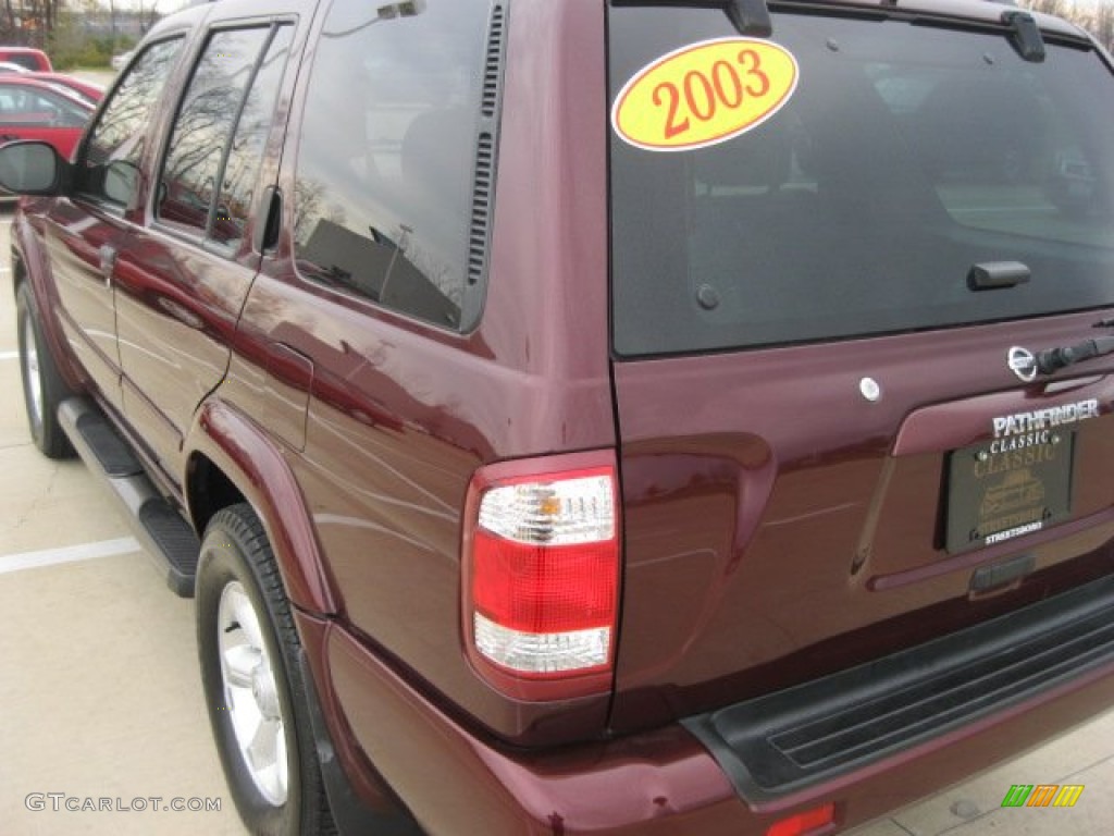 2003 Pathfinder LE 4x4 - Merlot Red Pearl / Charcoal photo #8