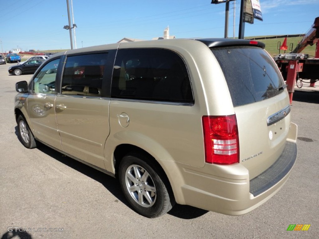 Light Sandstone Metallic 2010 Chrysler Town & Country LX Exterior Photo #56308401