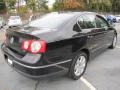 Deep Black - Passat 2.0T Sedan Photo No. 5
