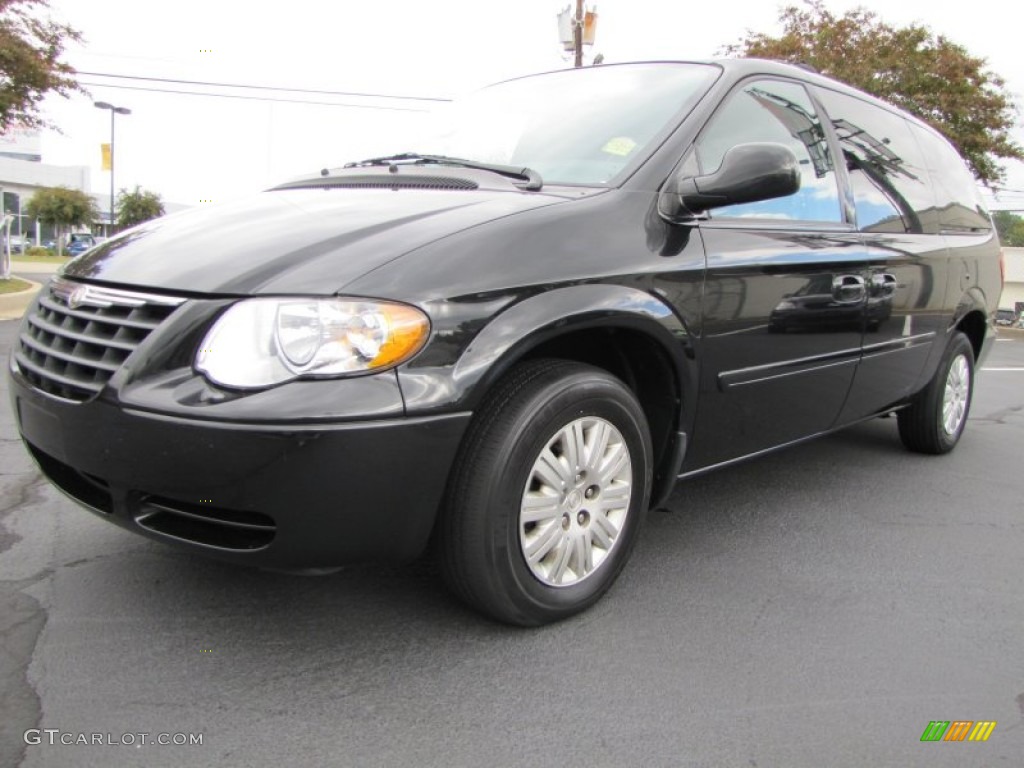 2005 Town & Country LX - Brilliant Black / Medium Slate Gray photo #1