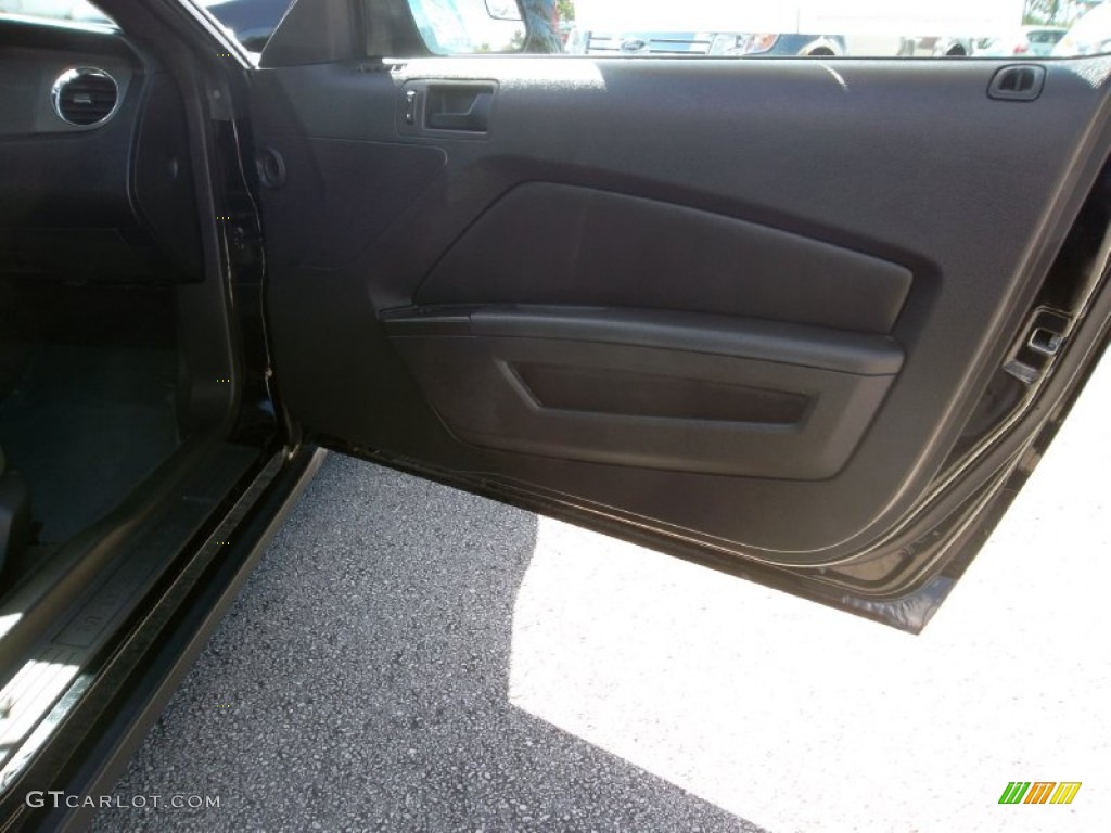 2011 Mustang V6 Premium Convertible - Ebony Black / Charcoal Black photo #19