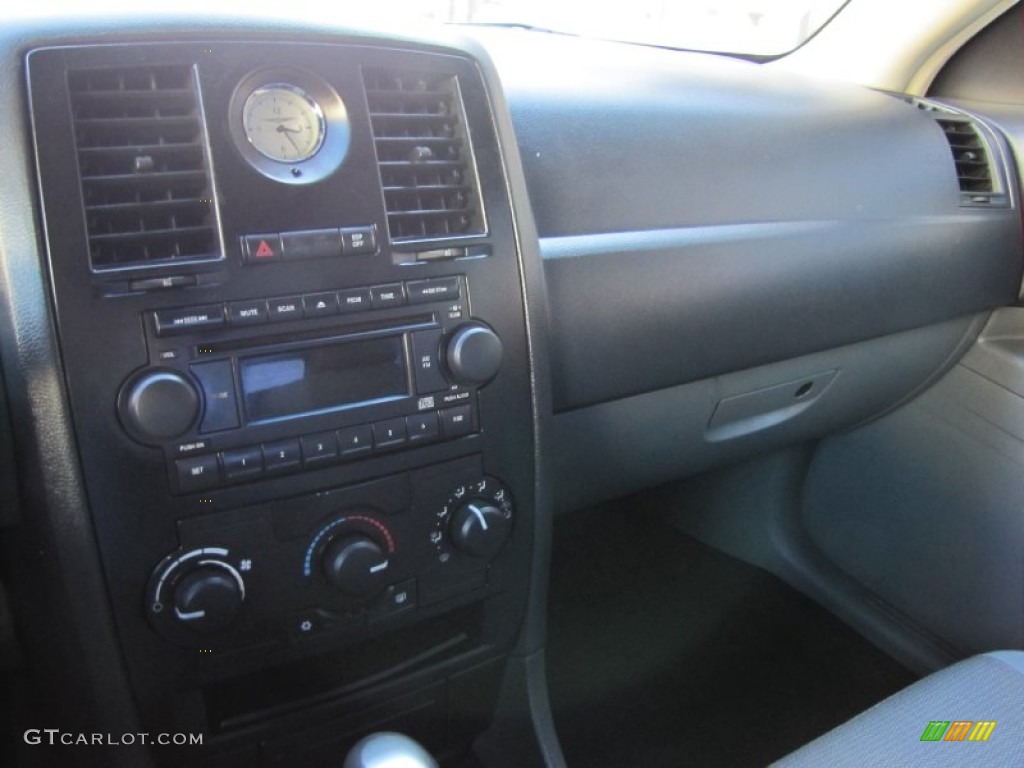 2005 300  - Bright Silver Metallic / Dark Slate Gray/Medium Slate Gray photo #10