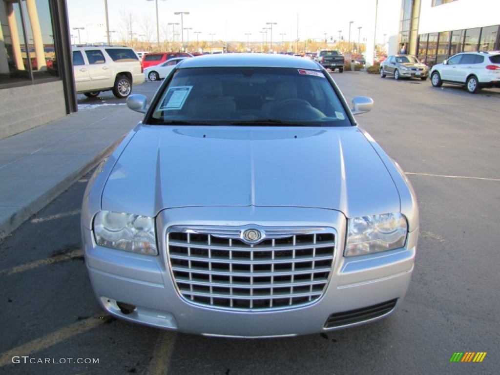 2005 300  - Bright Silver Metallic / Dark Slate Gray/Medium Slate Gray photo #26