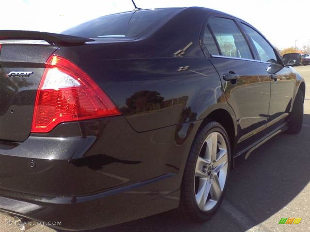 2010 Fusion Sport - Tuxedo Black Metallic / Charcoal Black/Sport Black photo #16