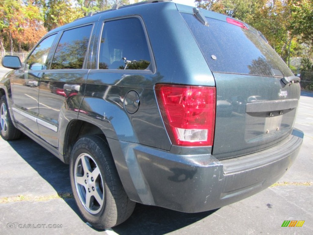 2005 Grand Cherokee Laredo - Deep Beryl Green Pearl / Khaki photo #3