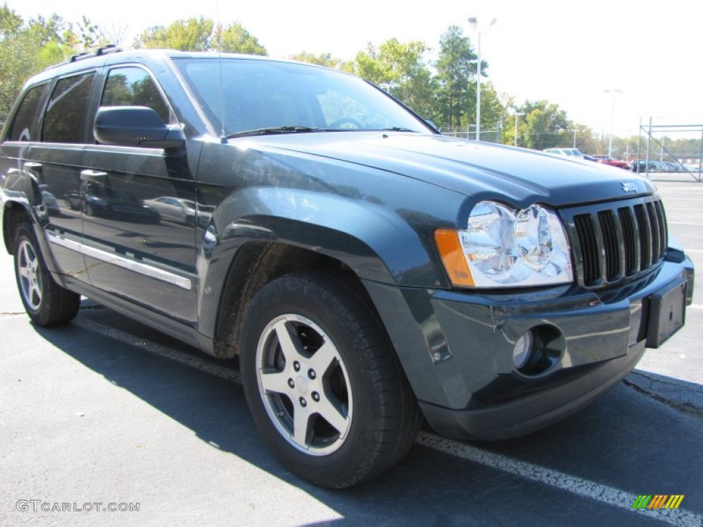 2005 Grand Cherokee Laredo - Deep Beryl Green Pearl / Khaki photo #6