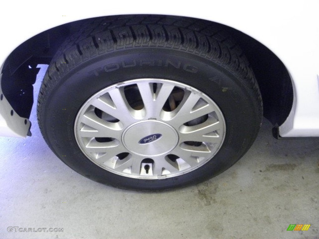 2003 Ford Crown Victoria LX Wheel Photo #56319693