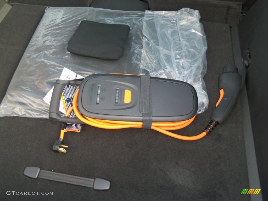 Volt charging cord 2012 Chevrolet Volt Hatchback Parts