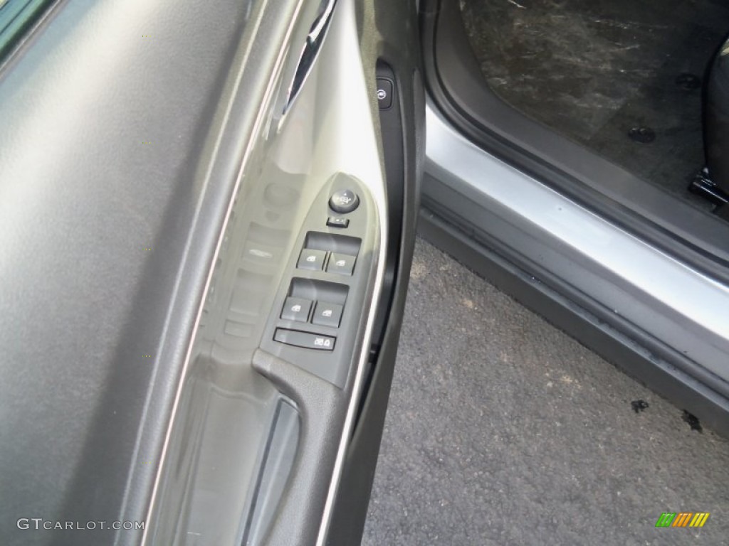 2012 Volt Hatchback - Silver Ice Metallic / Jet Black/Ceramic White Accents photo #14
