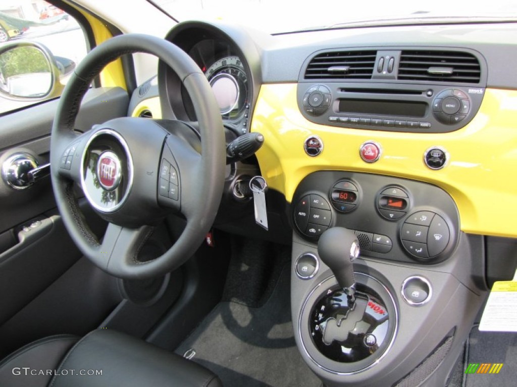 2012 Fiat 500 Lounge Pelle Nera/Nera (Black/Black) Dashboard Photo #56325902