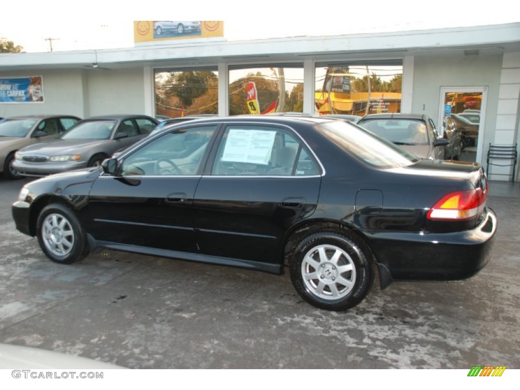 2002 Accord SE Sedan - Nighthawk Black Pearl / Quartz Gray photo #2