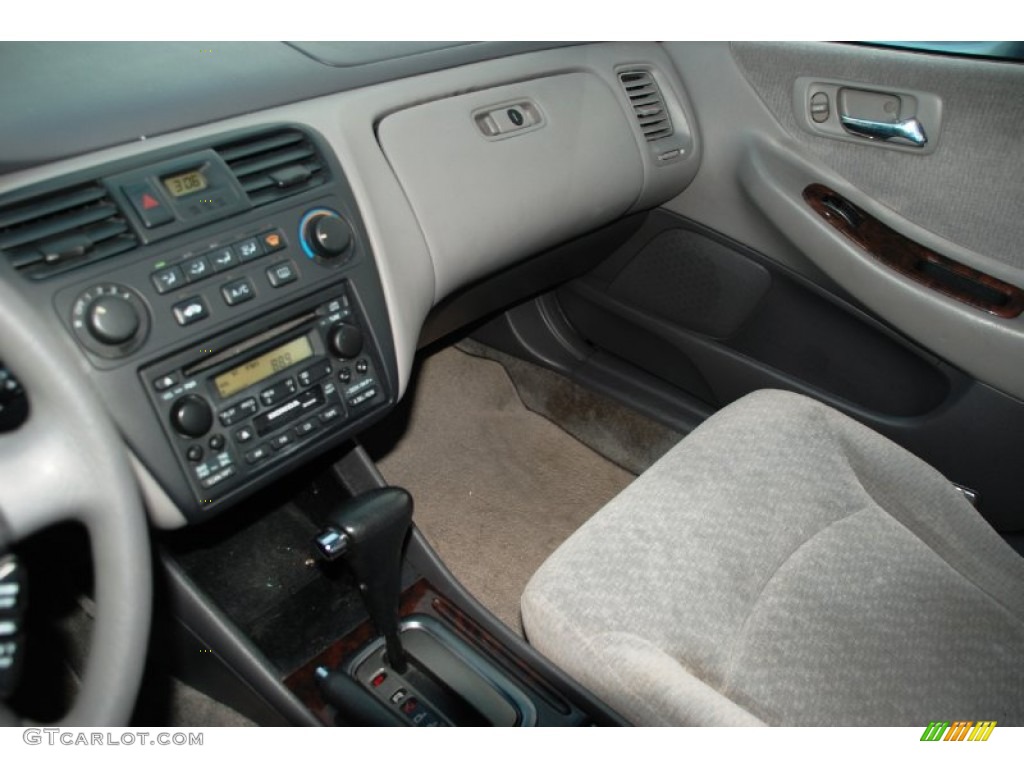 2002 Accord SE Sedan - Nighthawk Black Pearl / Quartz Gray photo #15