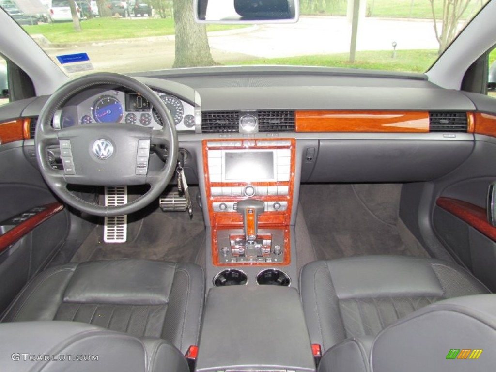 2004 Volkswagen Phaeton V8 4Motion Sedan Anthracite Dashboard Photo #56331525