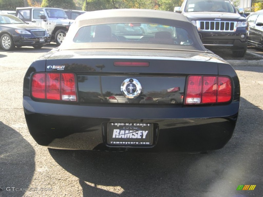 2006 Mustang V6 Premium Convertible - Black / Red/Dark Charcoal photo #6