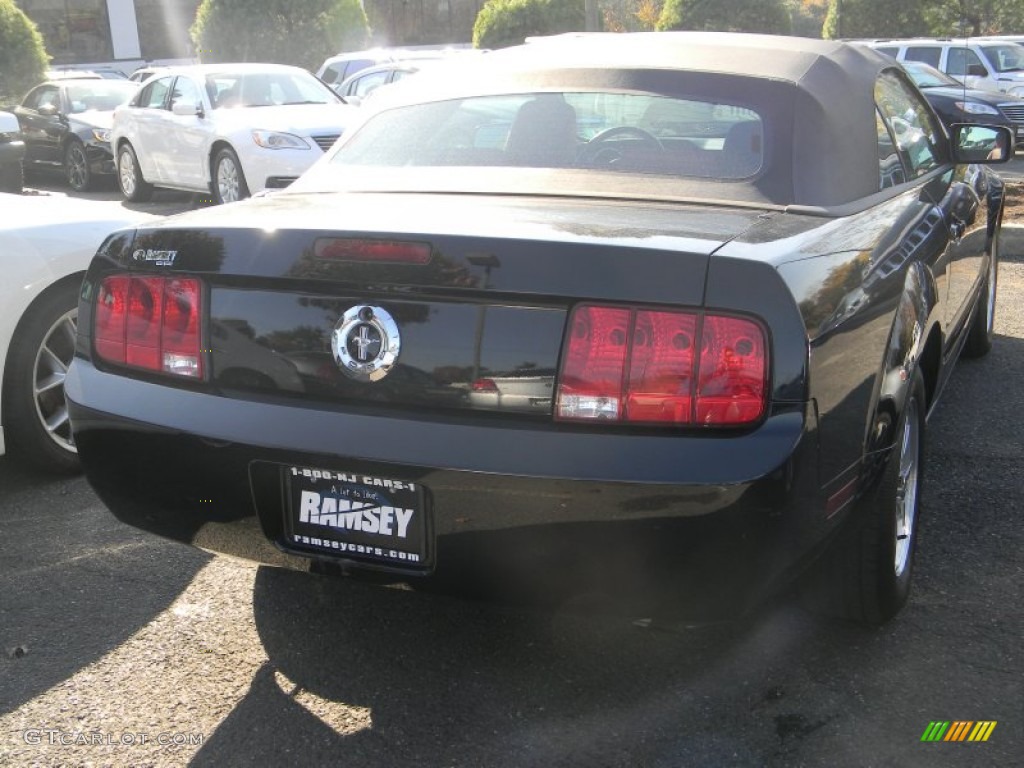 2006 Mustang V6 Premium Convertible - Black / Red/Dark Charcoal photo #8