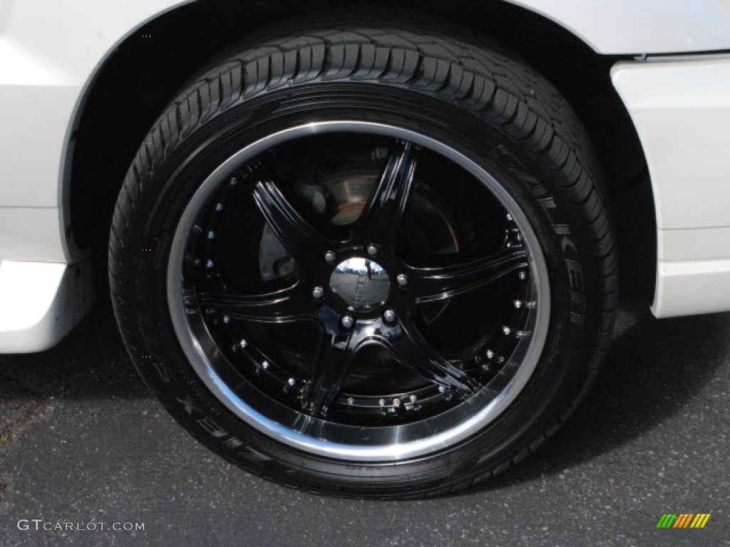2003 Cadillac Escalade Standard Escalade Model Custom Wheels Photo #56343622