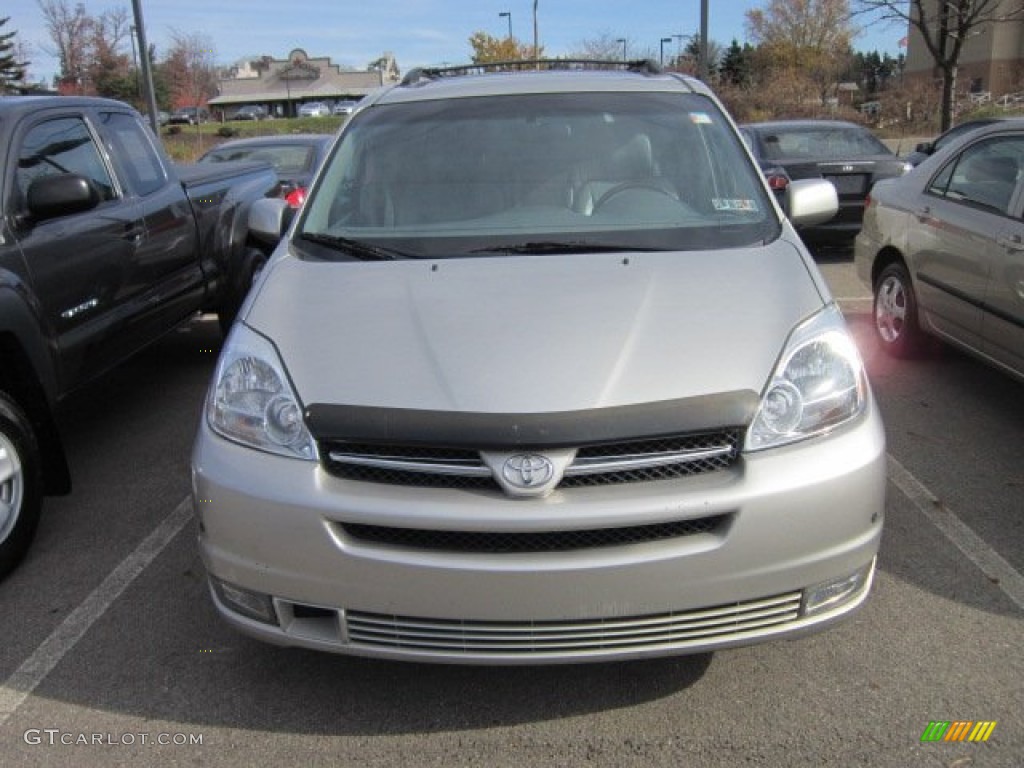 2004 Sienna XLE Limited - Silver Shadow Pearl / Stone Gray photo #2