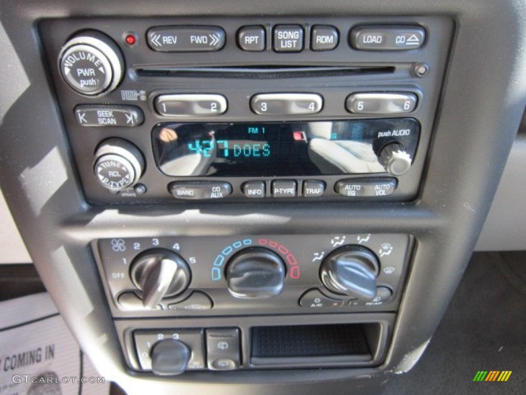 2004 Chevrolet Venture LT Audio System Photos