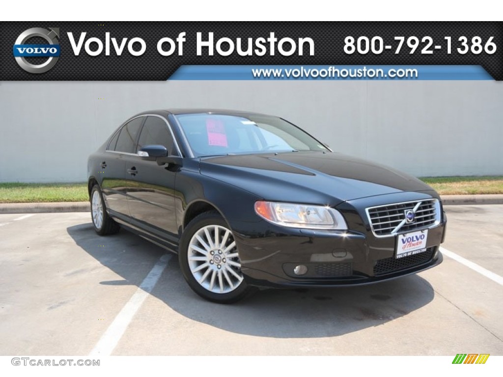 Black Volvo S80