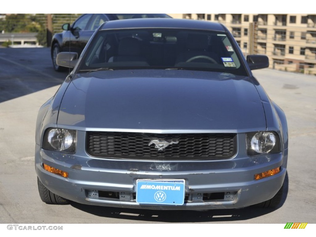 2006 Mustang V6 Deluxe Coupe - Windveil Blue Metallic / Light Graphite photo #2