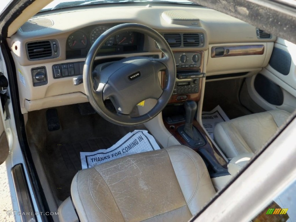 2002 C70 HT Coupe - White / Beige photo #10