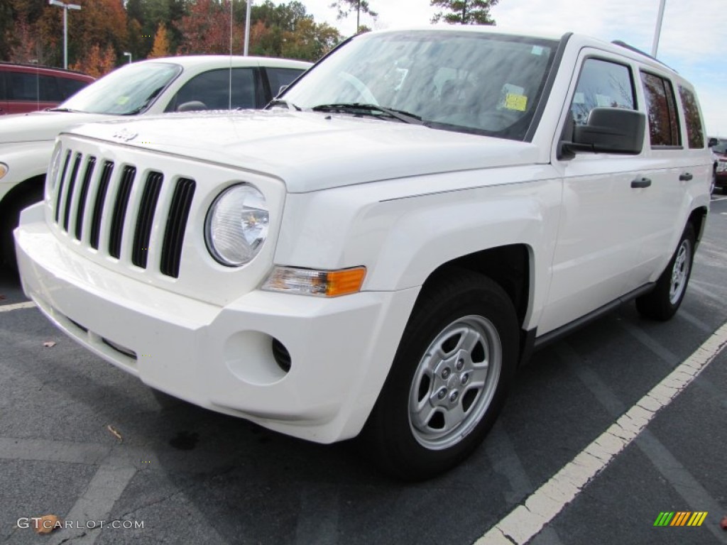 2009 Patriot Sport - Stone White / Dark Slate Gray/Medium Slate Gray photo #1