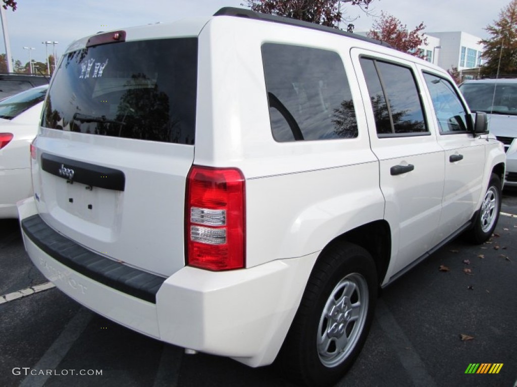 2009 Patriot Sport - Stone White / Dark Slate Gray/Medium Slate Gray photo #3