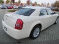 Cool Vanilla White - 300 LX Photo No. 5