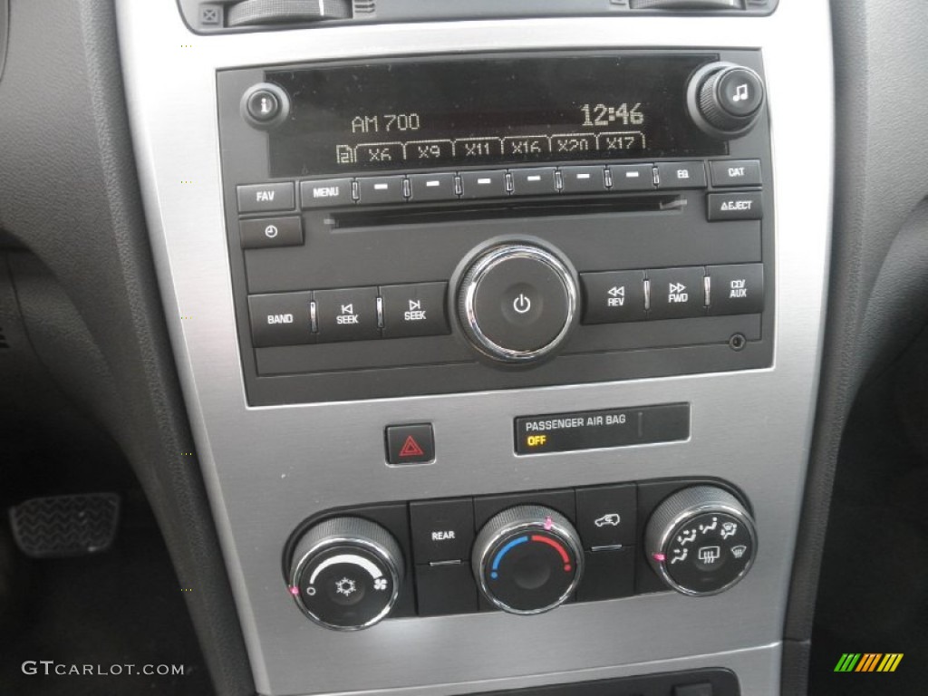 2012 GMC Acadia SLE AWD Audio System Photos