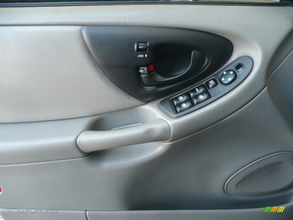 2005 Classic  - Galaxy Silver Metallic / Gray photo #7