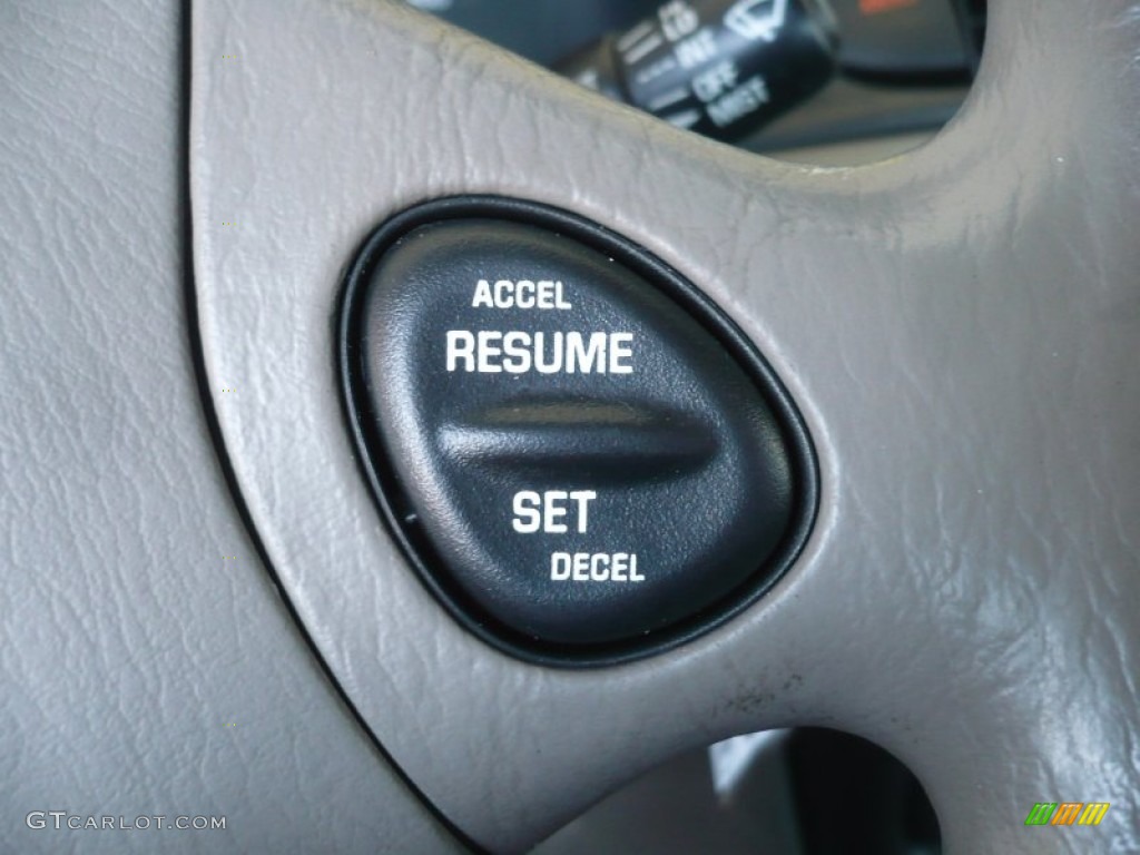 2005 Classic  - Galaxy Silver Metallic / Gray photo #21